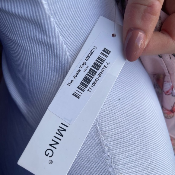 Boutique Butterfly tie front top nwt - Picture 7 of 8